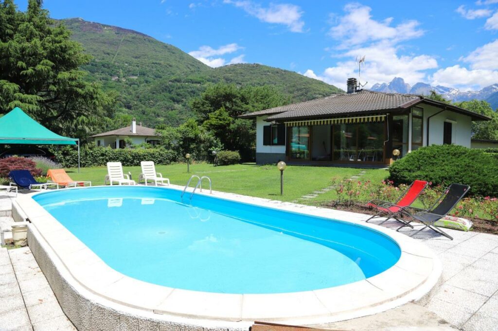 Ferienhaus mit Pool am Comer See
