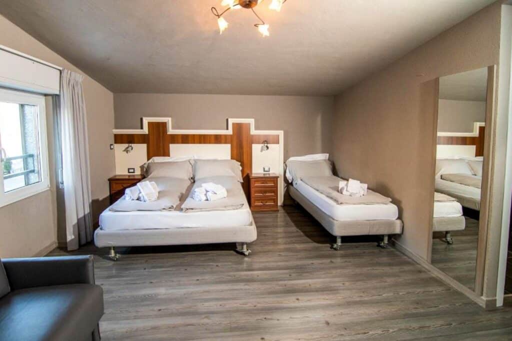 Hotel Saligari Doppelzimmer mit Seeblick und Balkon - 8