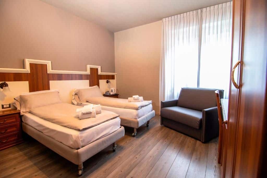 Hotel Saligari Doppelzimmer mit Seeblick und Balkon - 9