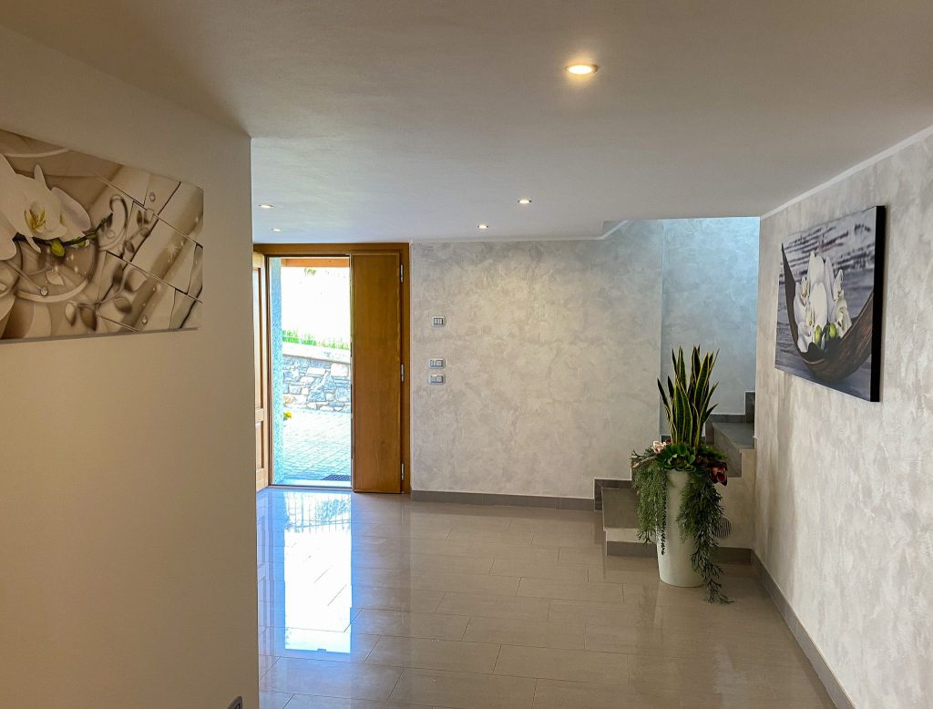 Piccola Orchidea Finestra sul Lago - 8